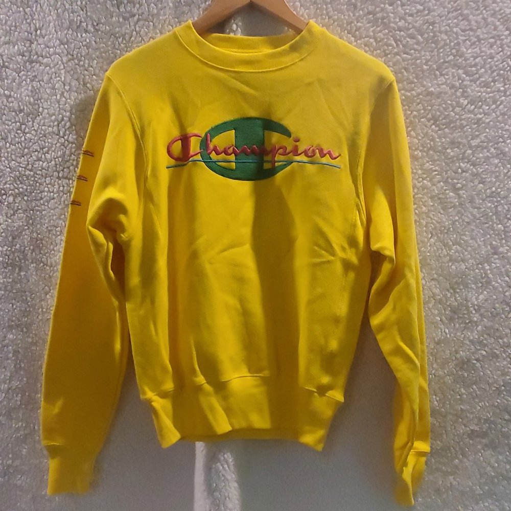 NWOT Mens Champion Sweater Color Yellow Size Medium Like New